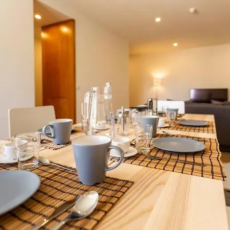 Eiffel アパート *